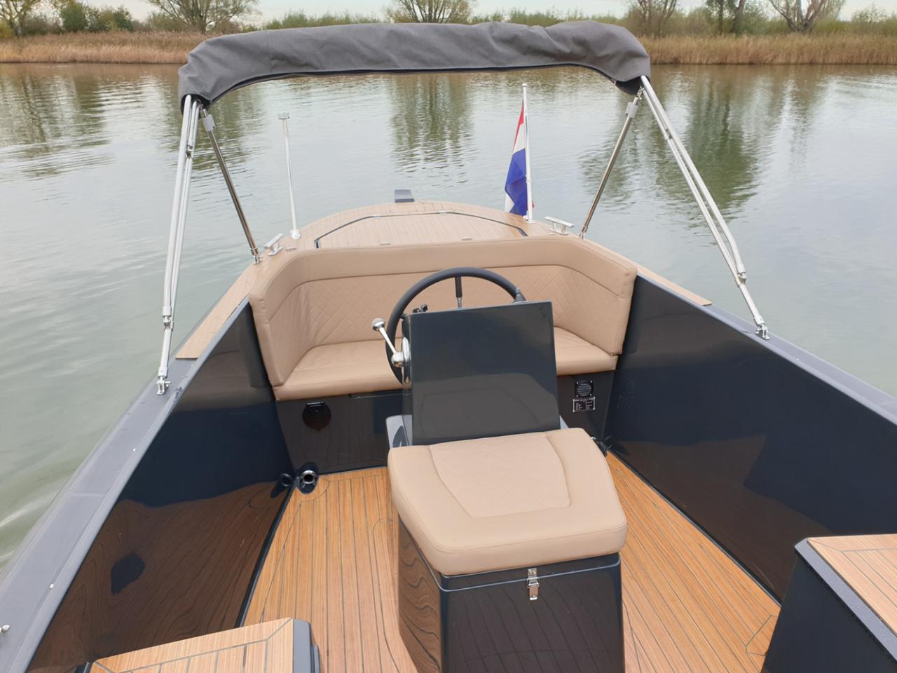 Maxima 650 Flying Lounge — foto 2 van 6