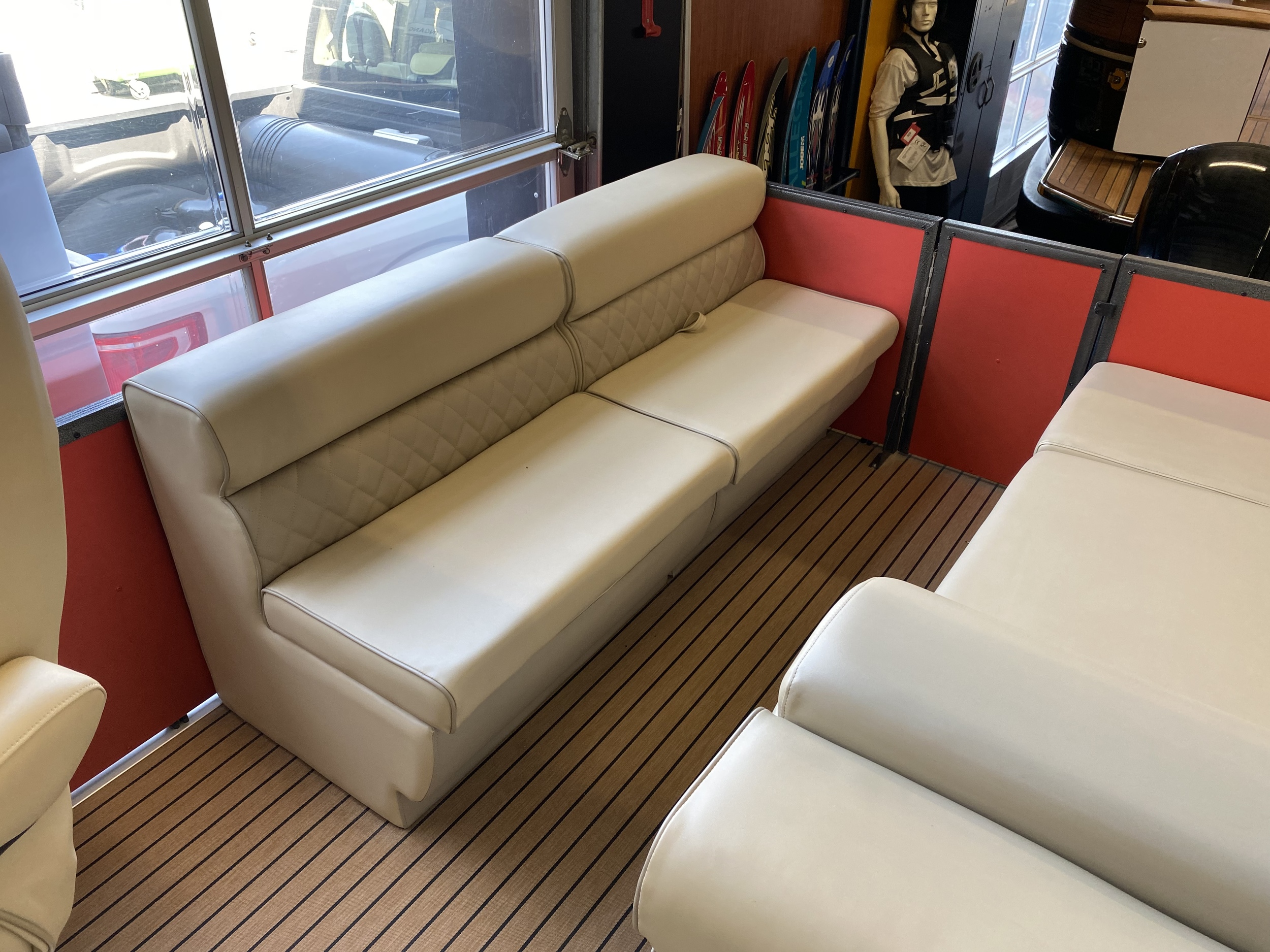 Pontoonboot 25FT 3-Tubes Red — foto 13 van 19