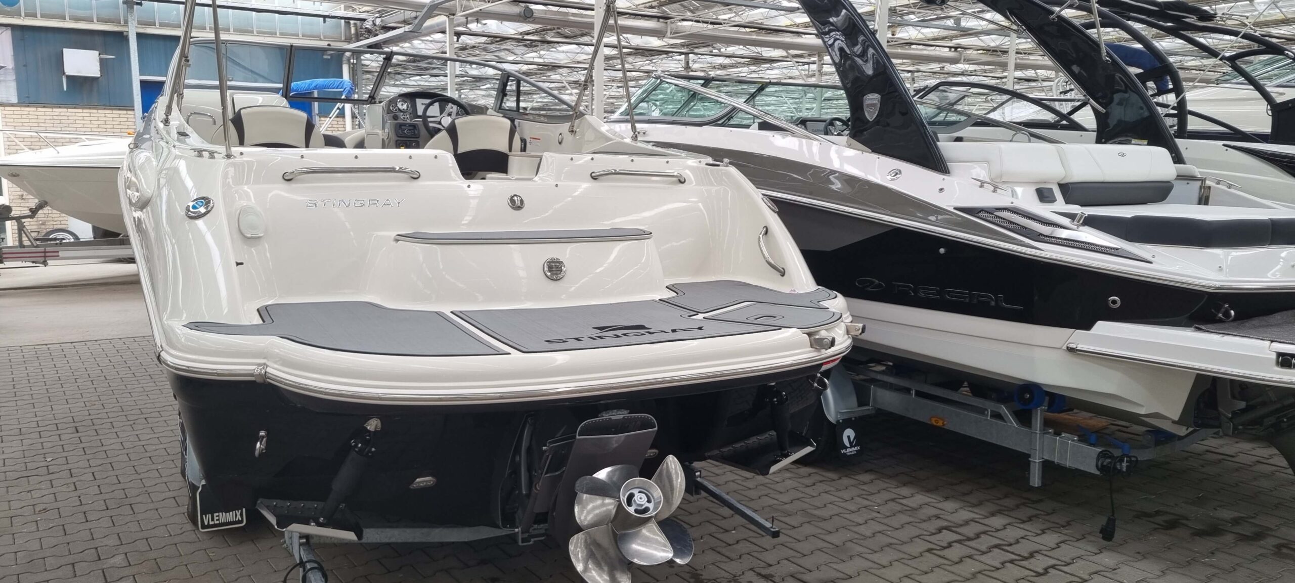 Stingray 250 LR — foto 11 van 11