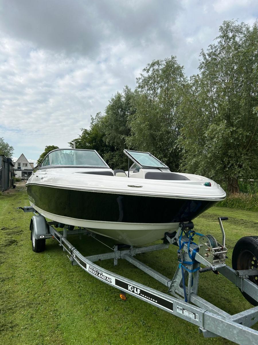 Four Winns H180 Bowrider outboard — foto 15 van 28
