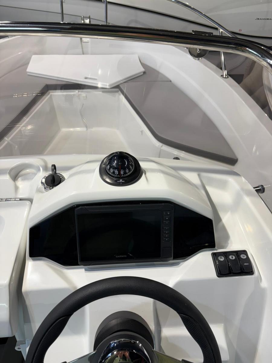 Jeanneau Cap Camarat 5.5 CC — foto 14 van 44