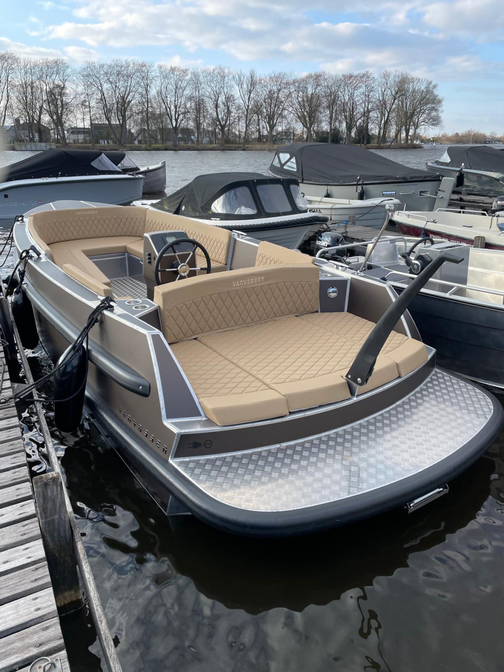 Mooie elektrische aluminium tender Vanvossen 650 — foto 5 van 7