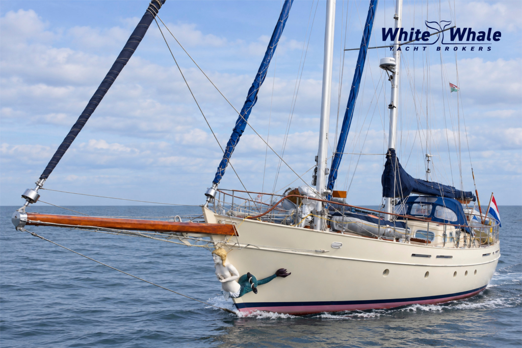 Pieter Beeldsnijder  Stagzeil schoener custom built refit — foto 1 van 87
