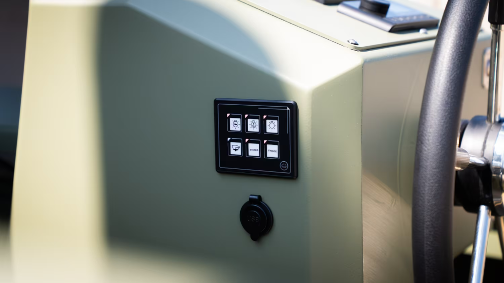Qualia QT20 E | Elektrische aluminium tender — foto 23 van 24
