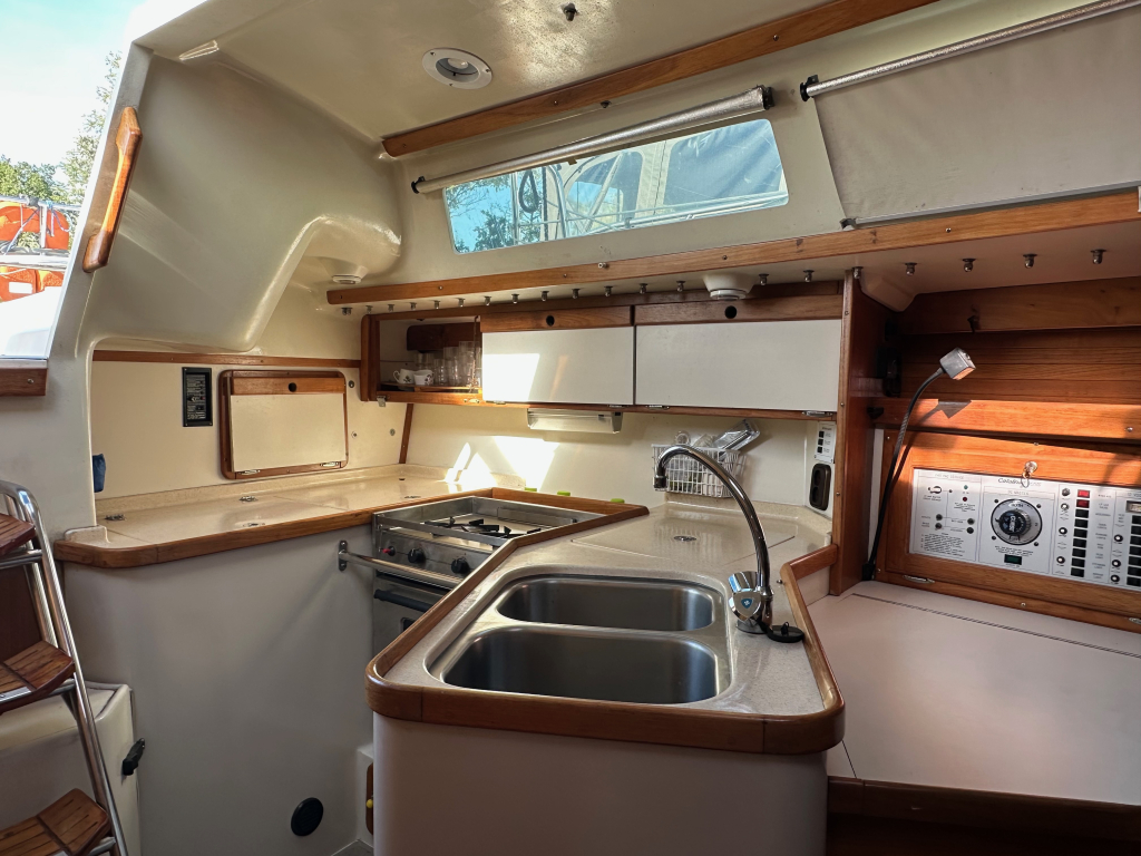 Catalina  320  — foto 12 van 20