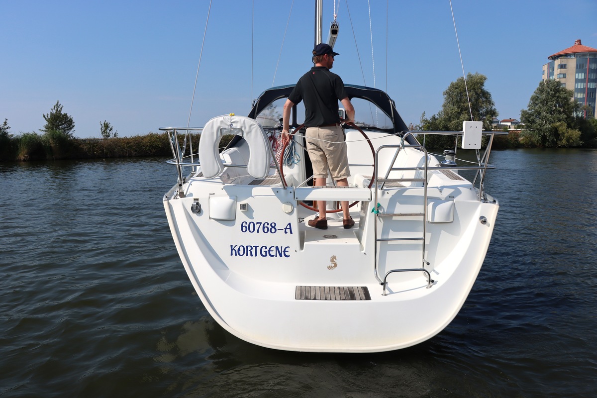 BENETEAU OCEANIS CLIPPER 373 — foto 40 van 48