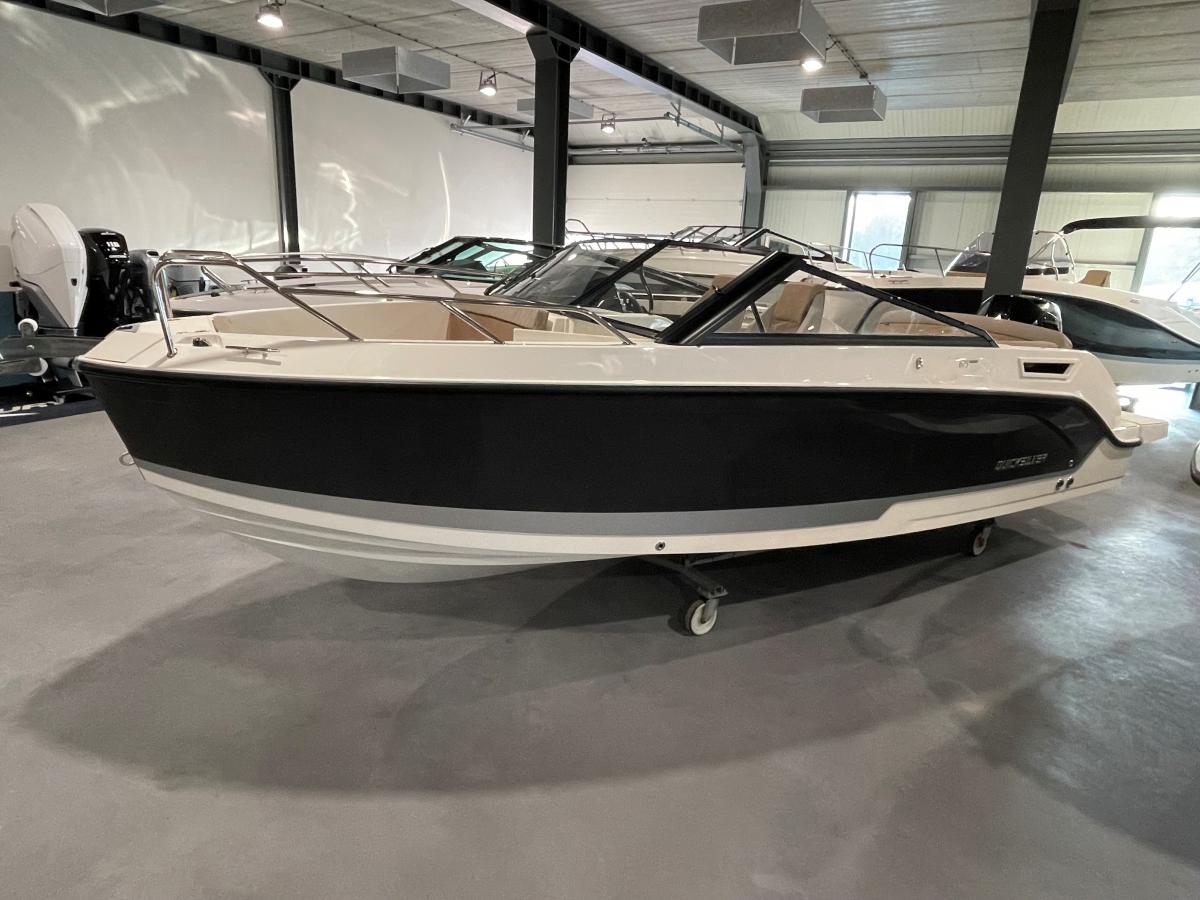 Quicksilver 675 Bowrider