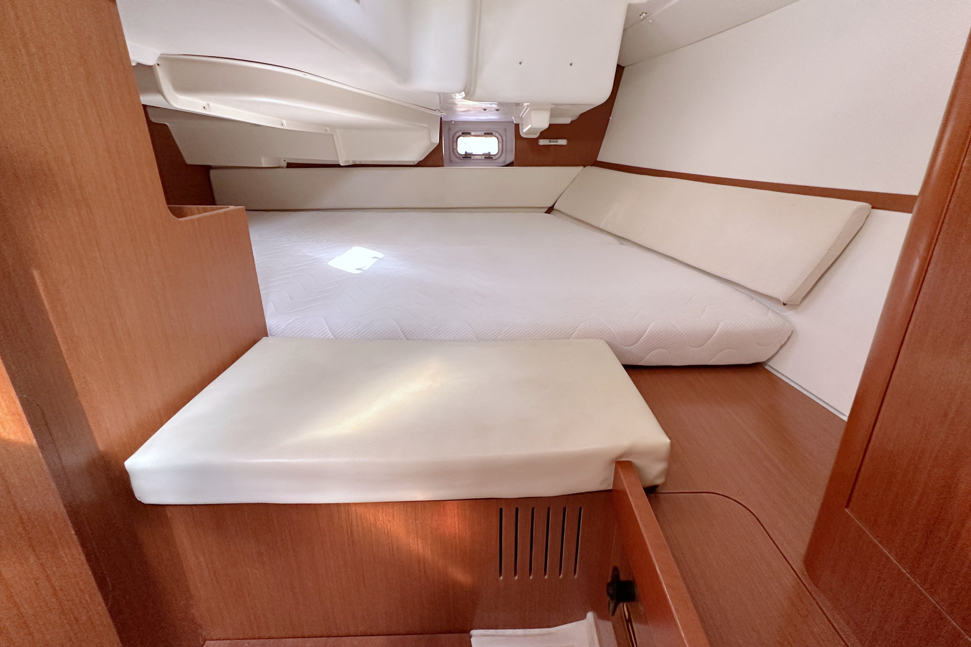 Beneteau Oceanis 34 — foto 12 van 19