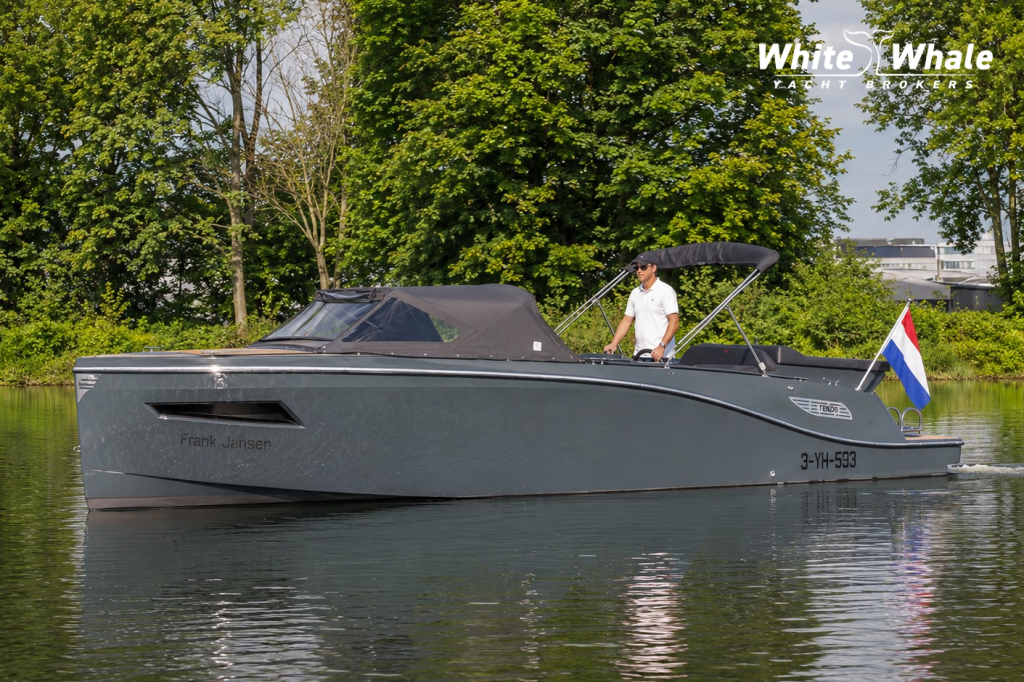 TendR 27 Cabin