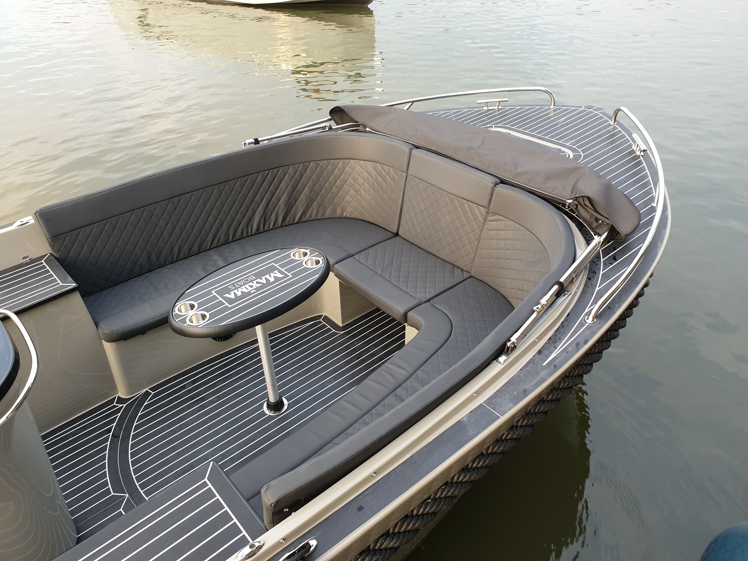 Maxima 720 retro — foto 10 van 10