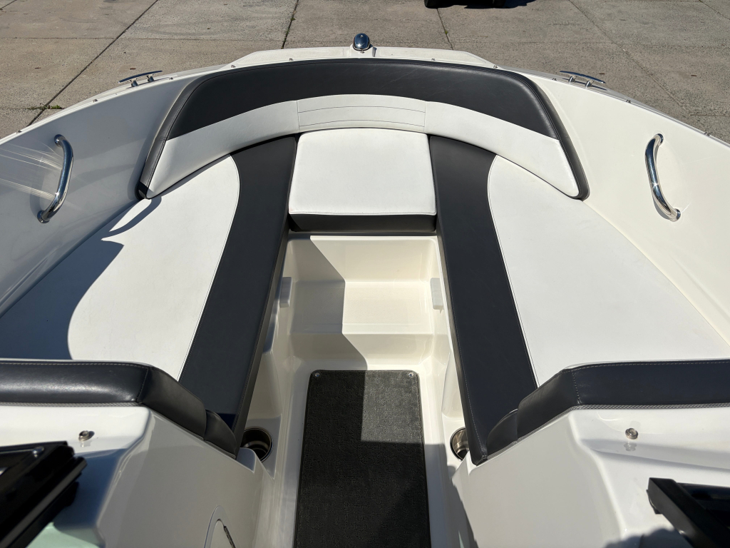 Sea Ray 190 SPX — foto 6 van 11