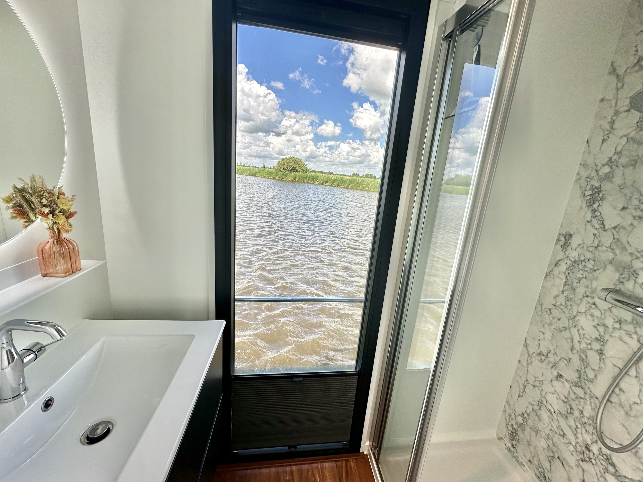 HOMESHIP Lotus Navigator 14 Houseboat — foto 26 van 38