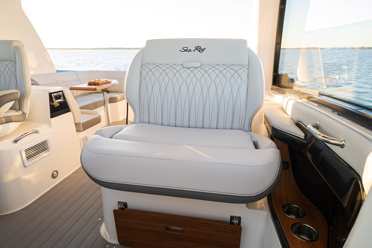 Sea Ray Sundancer 370 — foto 43 van 64