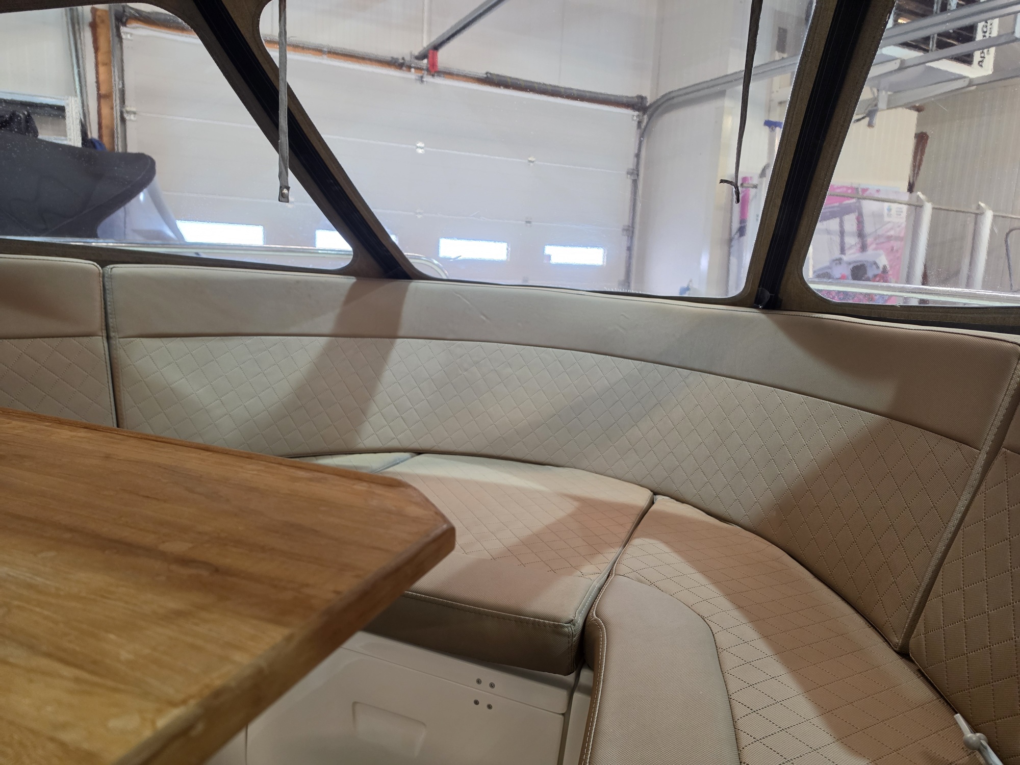 Elegante Lifestyle 616 Sloep, 50PK Suzuki, Cremewit Ral 9001 — foto 12 van 12