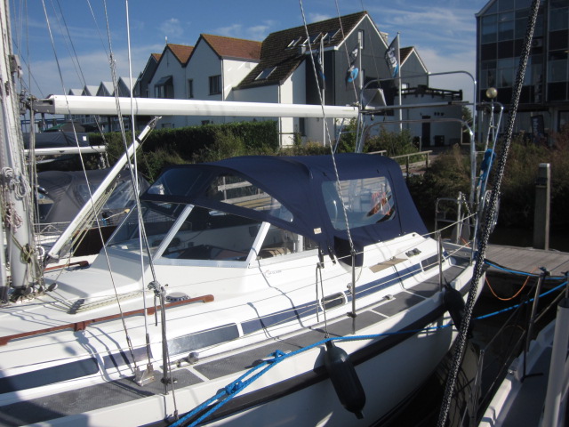 Compromis C34 bj 2000 met nieuwe sprayhood en achtertent, long distance cruiser - C — foto 1 van 12