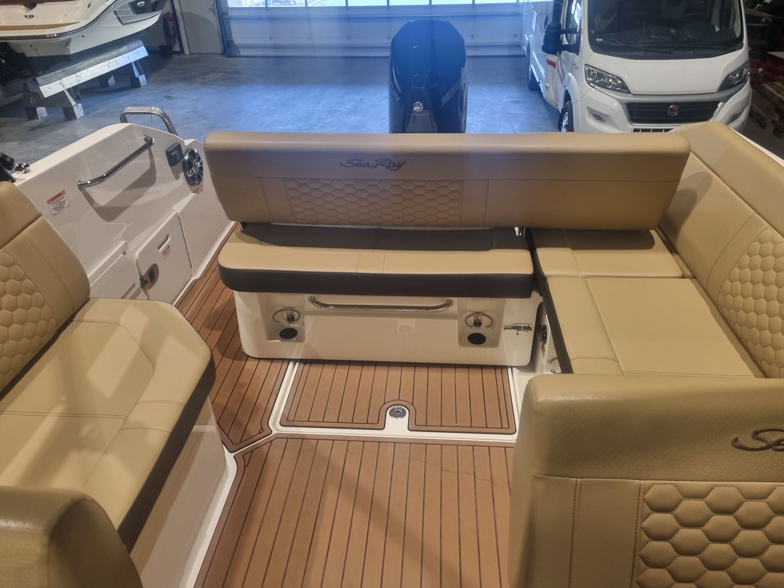 Sea Ray SDX 250
