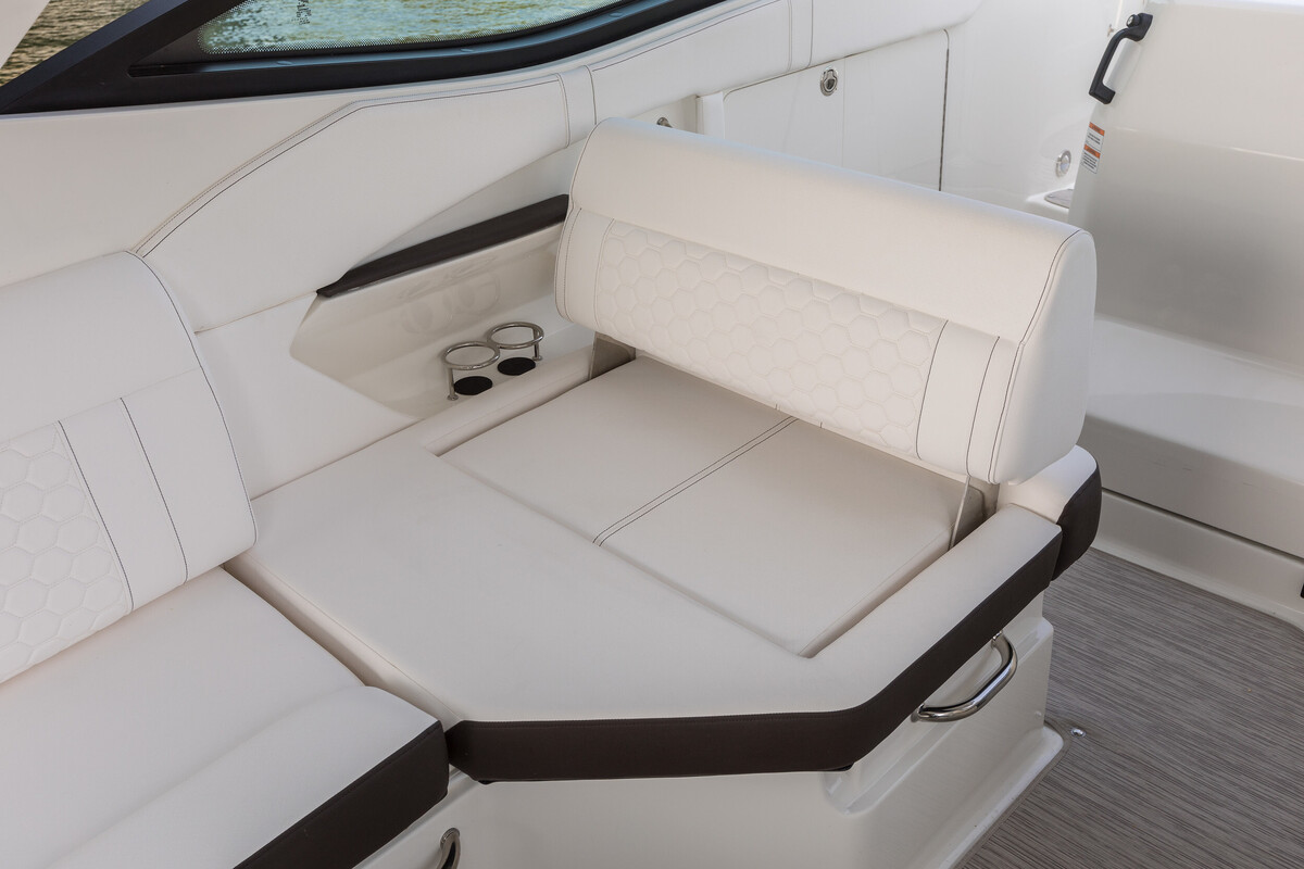 Sea Ray Sundancer 320 OB — foto 18 van 24