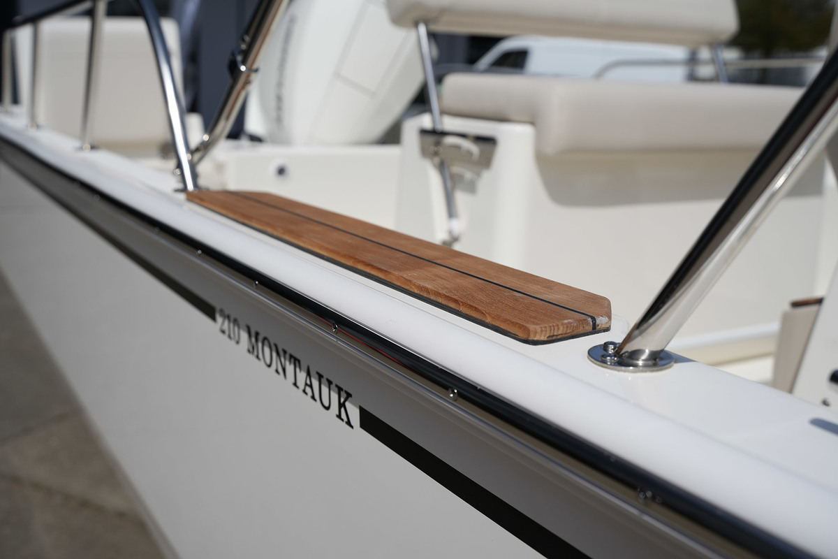 Boston Whaler 210 Montauk — foto 12 van 28