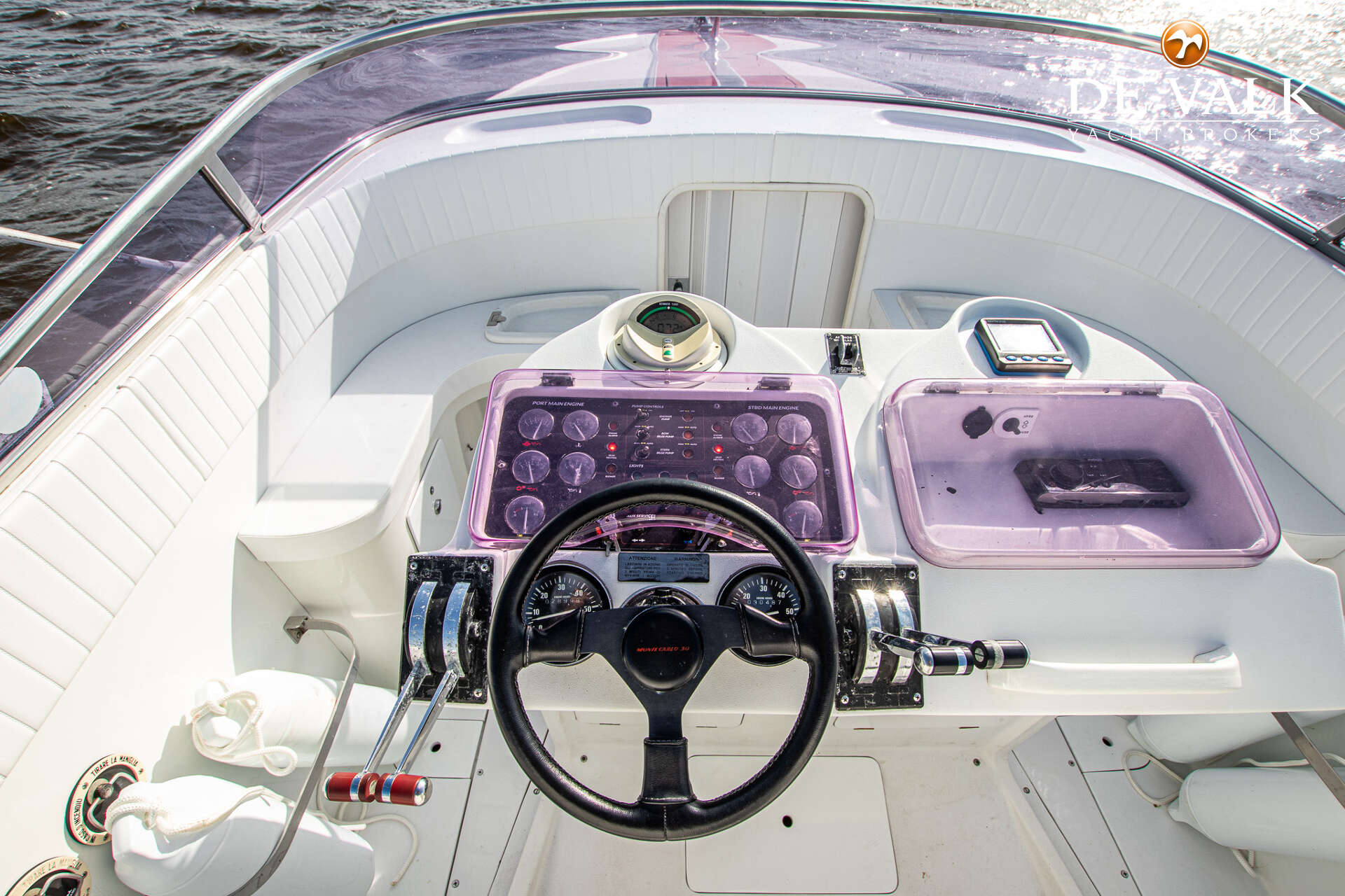Monte Carlo Yachts Offshorer 30 — foto 23 van 44