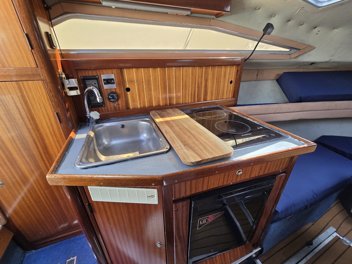 Sea Ray 220DA — foto 8 van 23