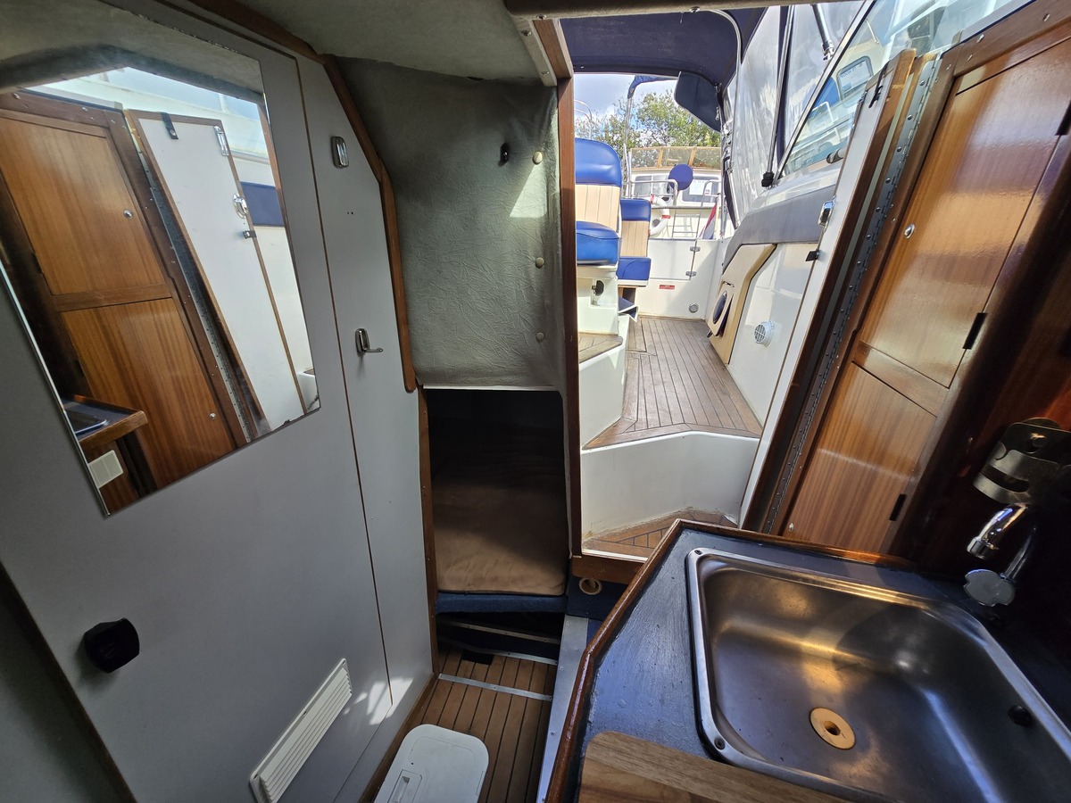 Sea Ray 220DA — foto 14 van 23
