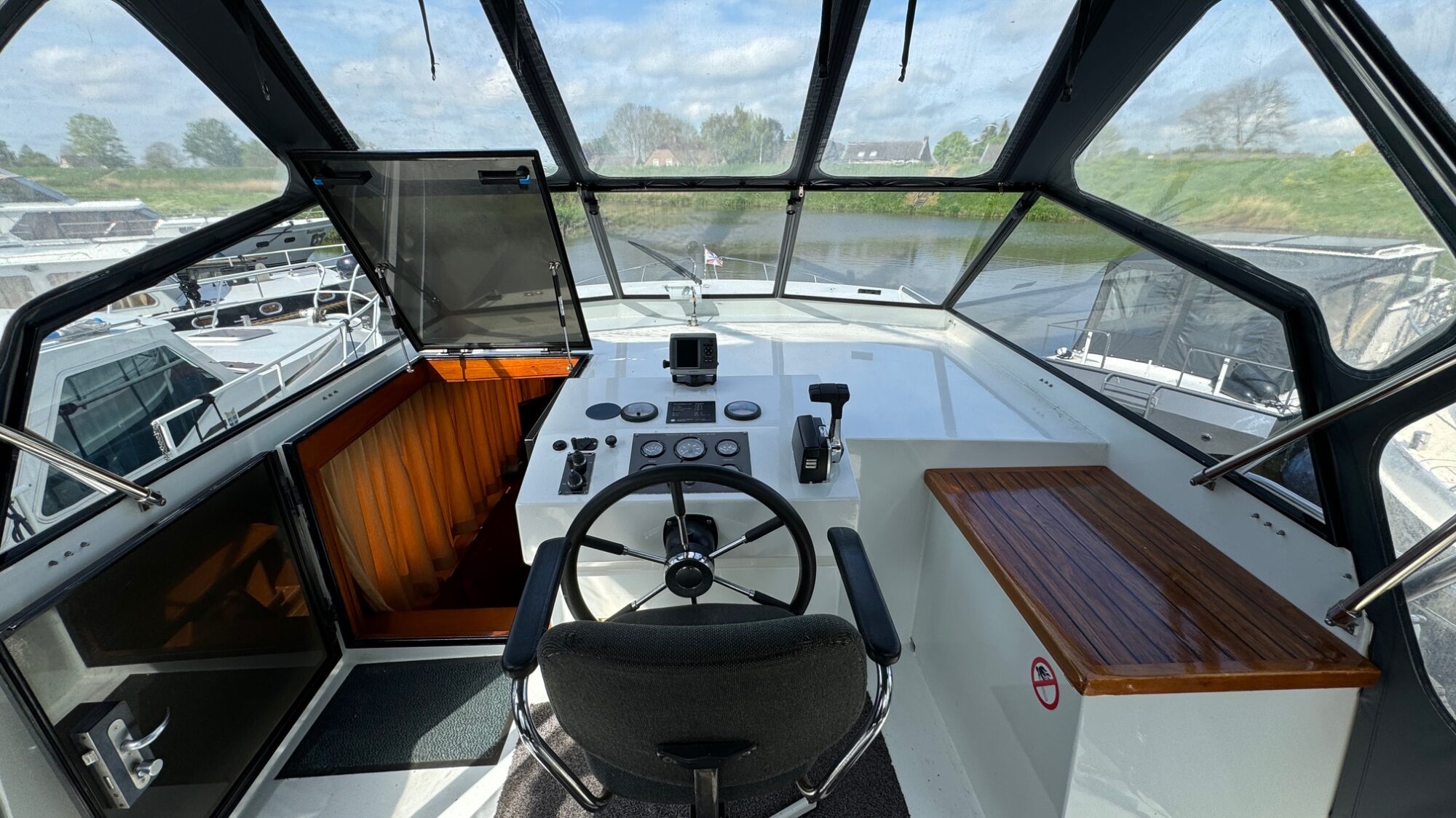 Vri-Jon Contessa 37 AK Cabrio — foto 26 van 29