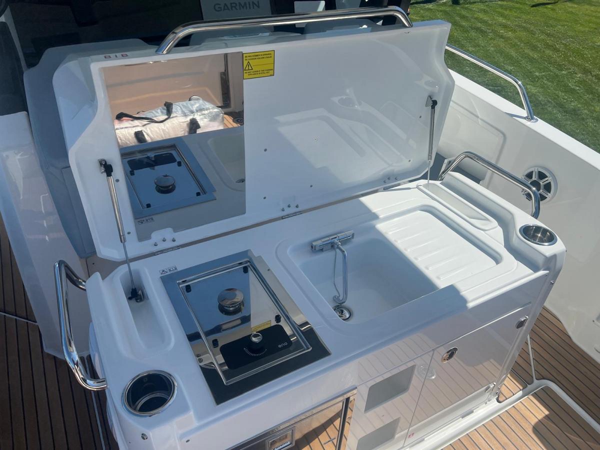 Jeanneau Cap Camarat 9.0CC S2 nieuw model! Dit schip is aanwezig op de Yamaha stand van hiswa te water 2026. — foto 26 van 33