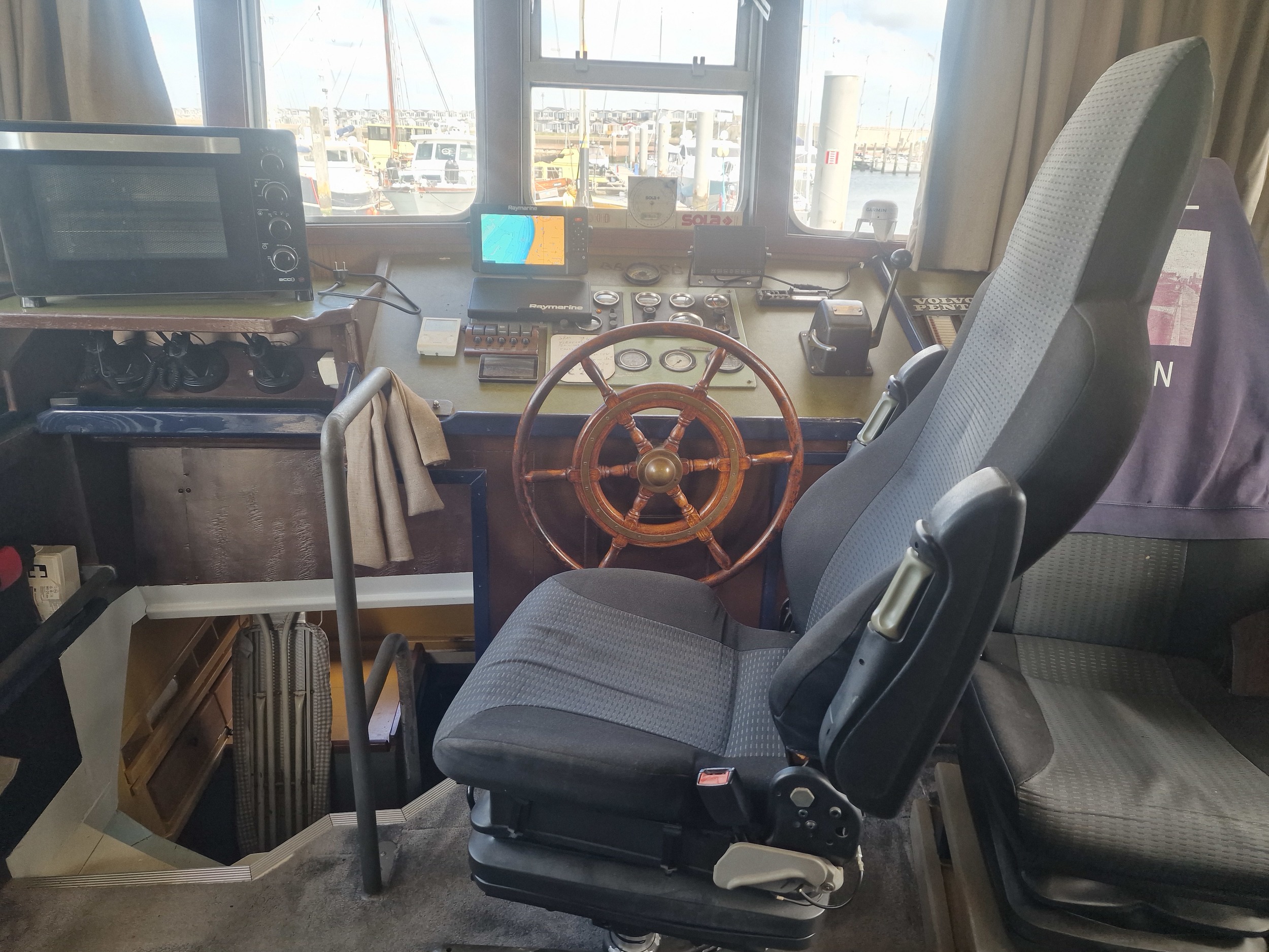 Ex Viskottter/ Varend Woonschip 21.05 — foto 39 van 75