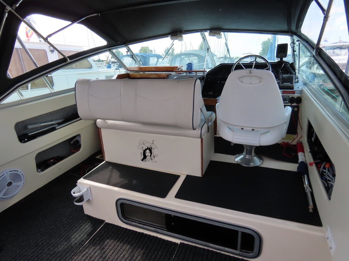 Sea Ray 270 Sundancer — foto 6 van 23