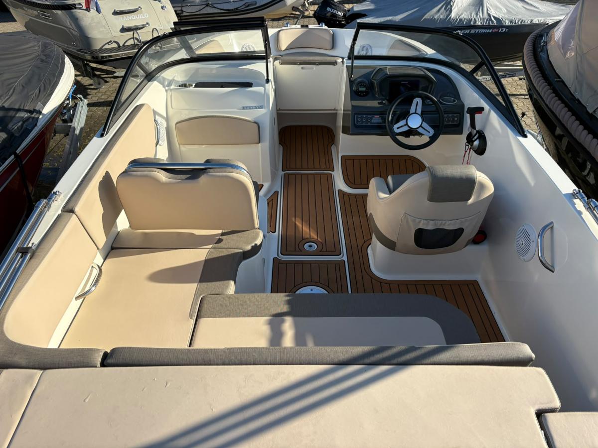 Bayliner VR5 — foto 4 van 14
