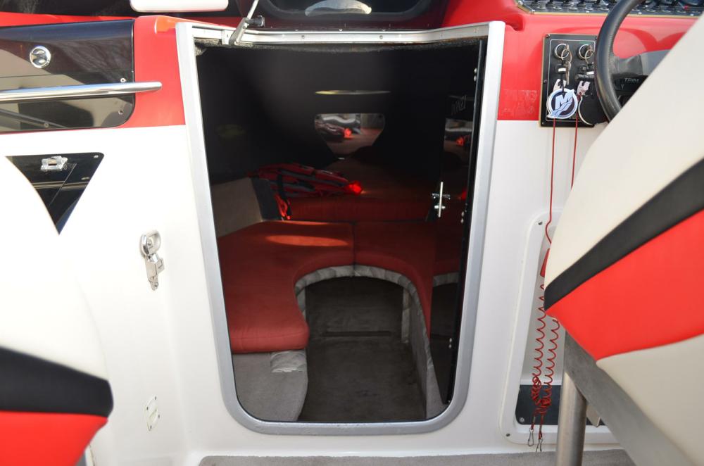 Donzi 30 "Black Widow" — foto 17 van 20