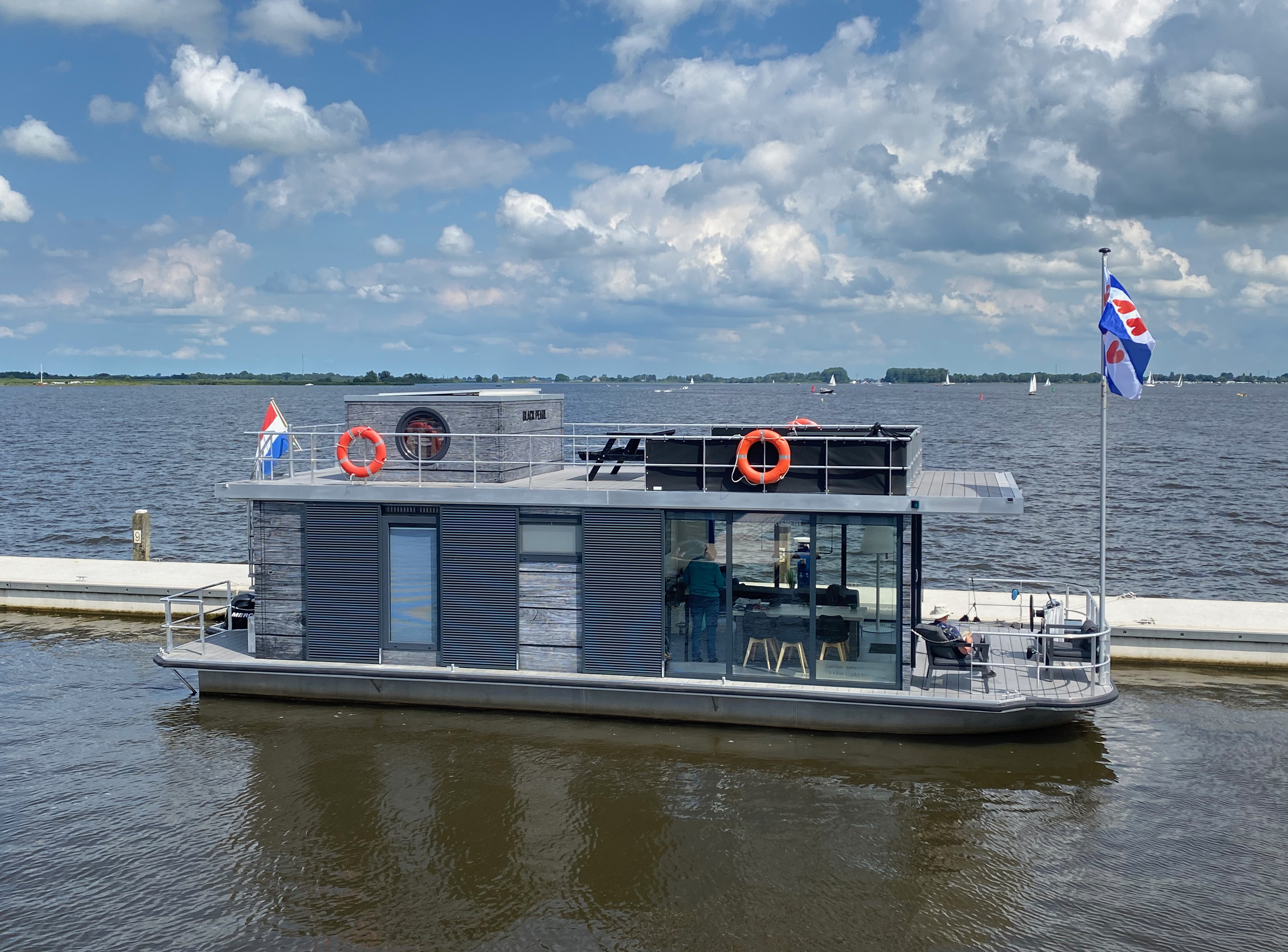 VaarAppartement 'Black Pearl' Houseboat - Panoramahut — foto 41 van 42