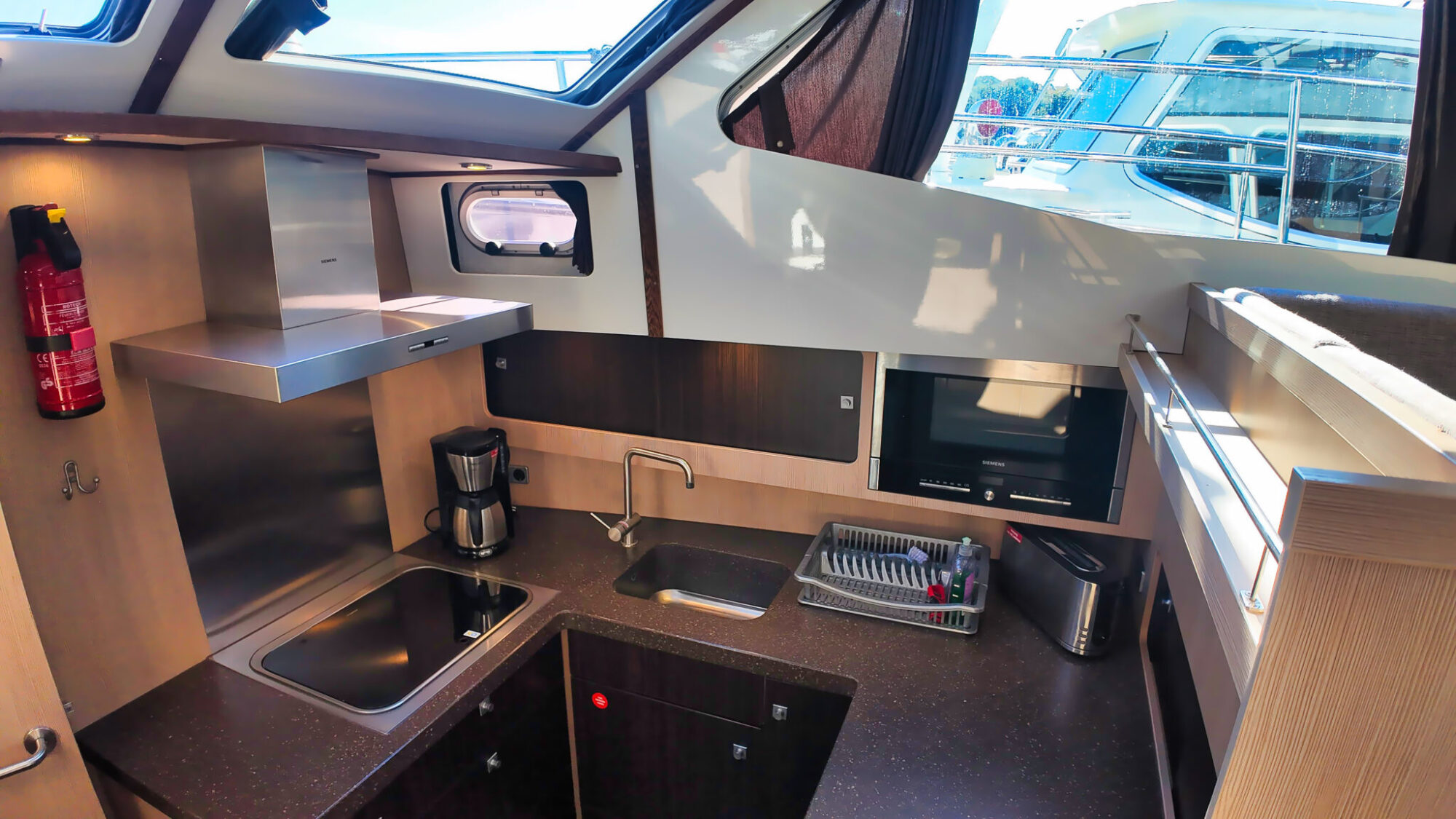 Aventura 43 AK Cabrio — foto 37 van 44