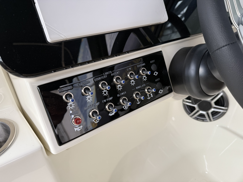 Sea Ray SDX 250 Outboard — foto 18 van 31