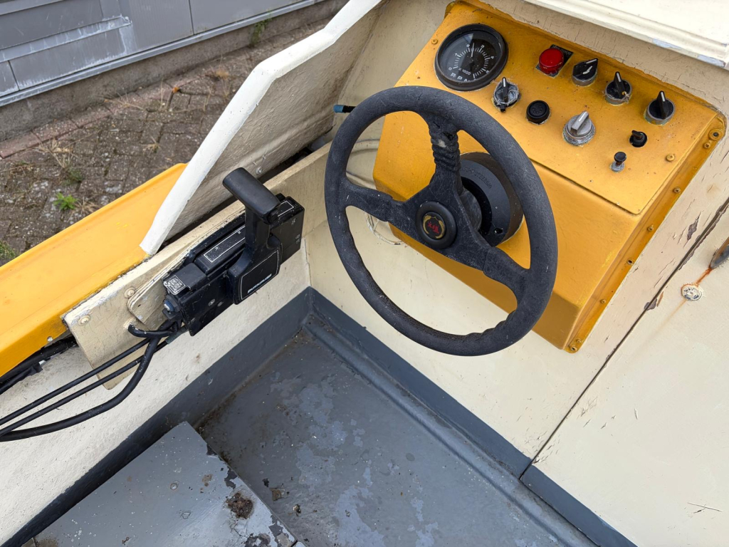 Polyester Kruiser incl. trailer & 60PK Mercury — foto 10 van 23