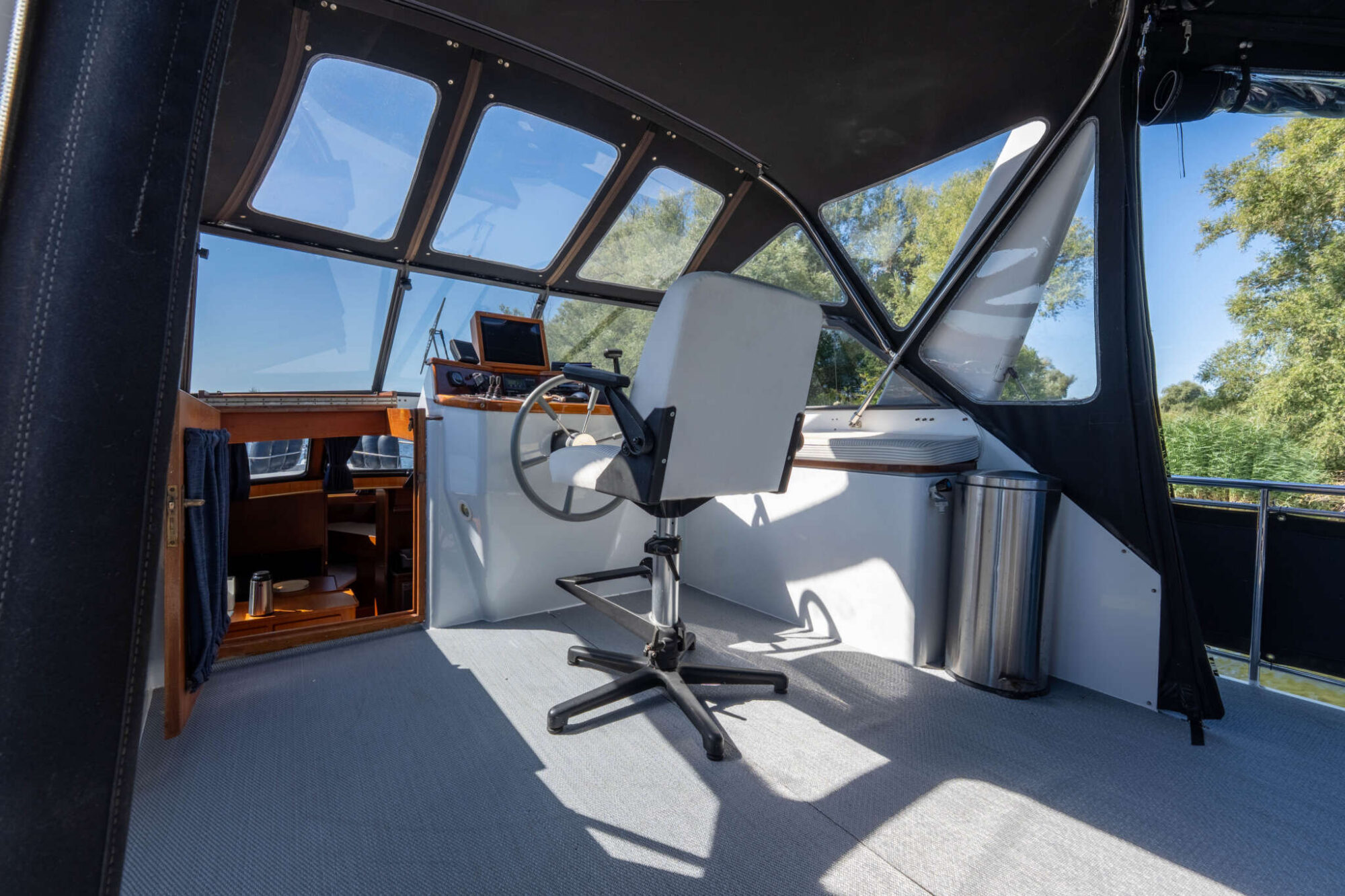 Explorer Classic 14.00 AK Cabrio — foto 43 van 49