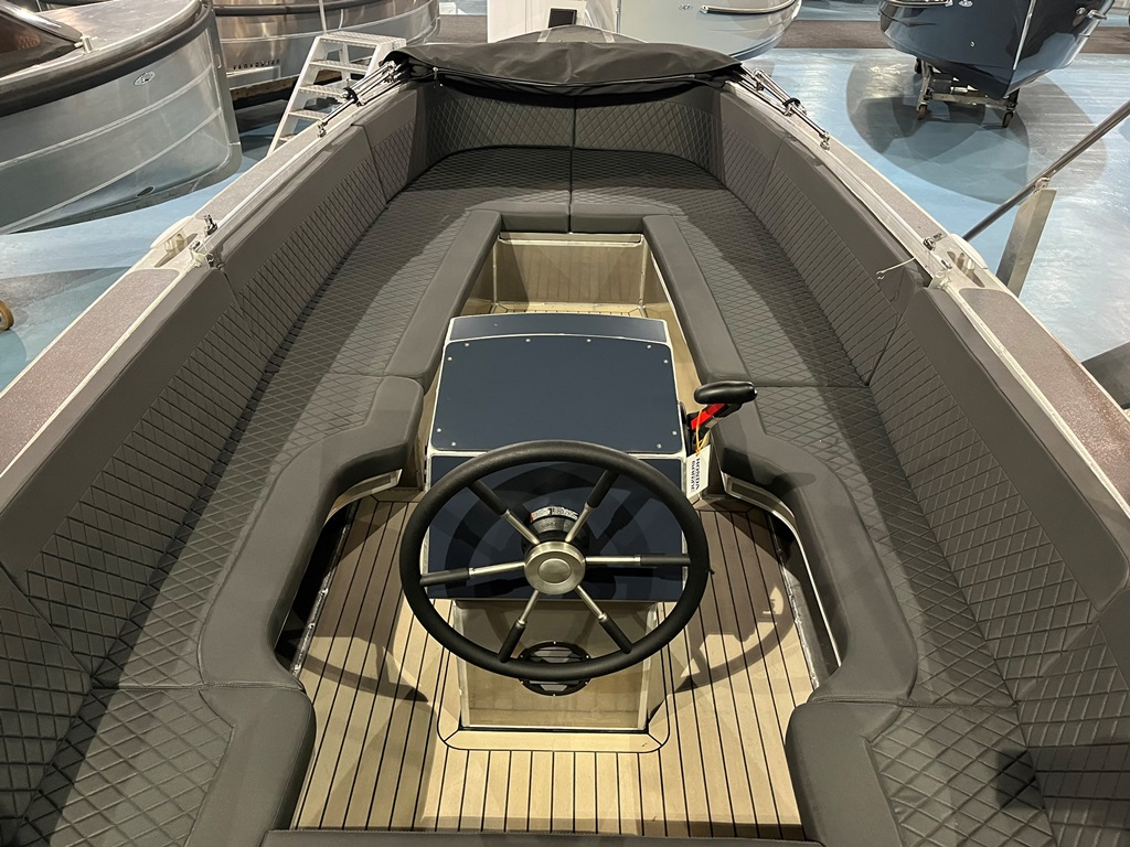 Van Vossen VanVossen Tender 777 met Honda 150 pk — foto 6 van 10