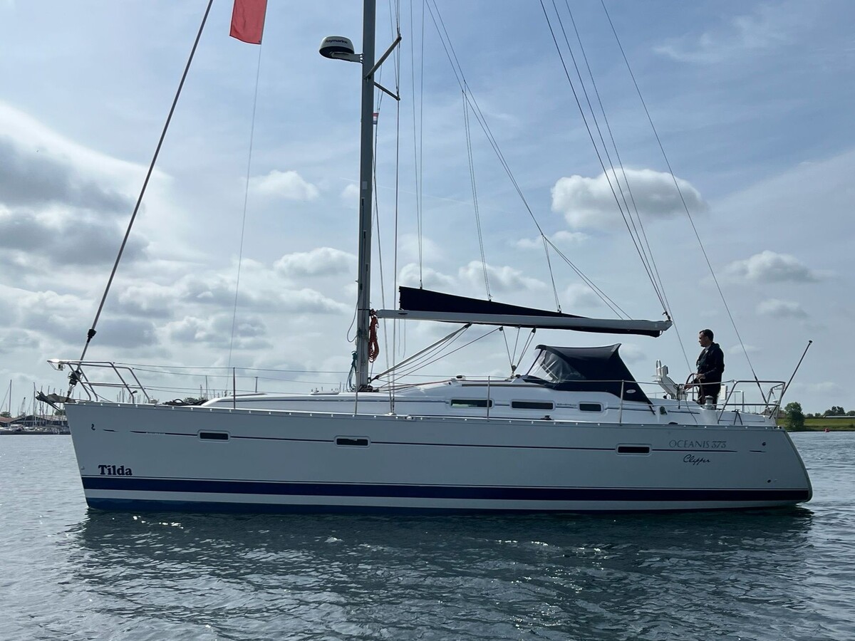Beneteau Oceanis 373