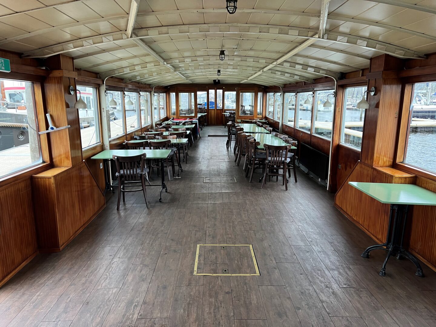 Elvira — foto 8 van 12