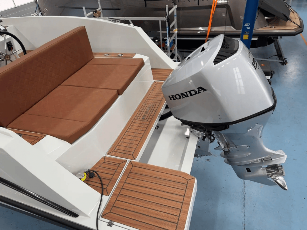 Maxima 680 Sport Lounge Tender — foto 13 van 14