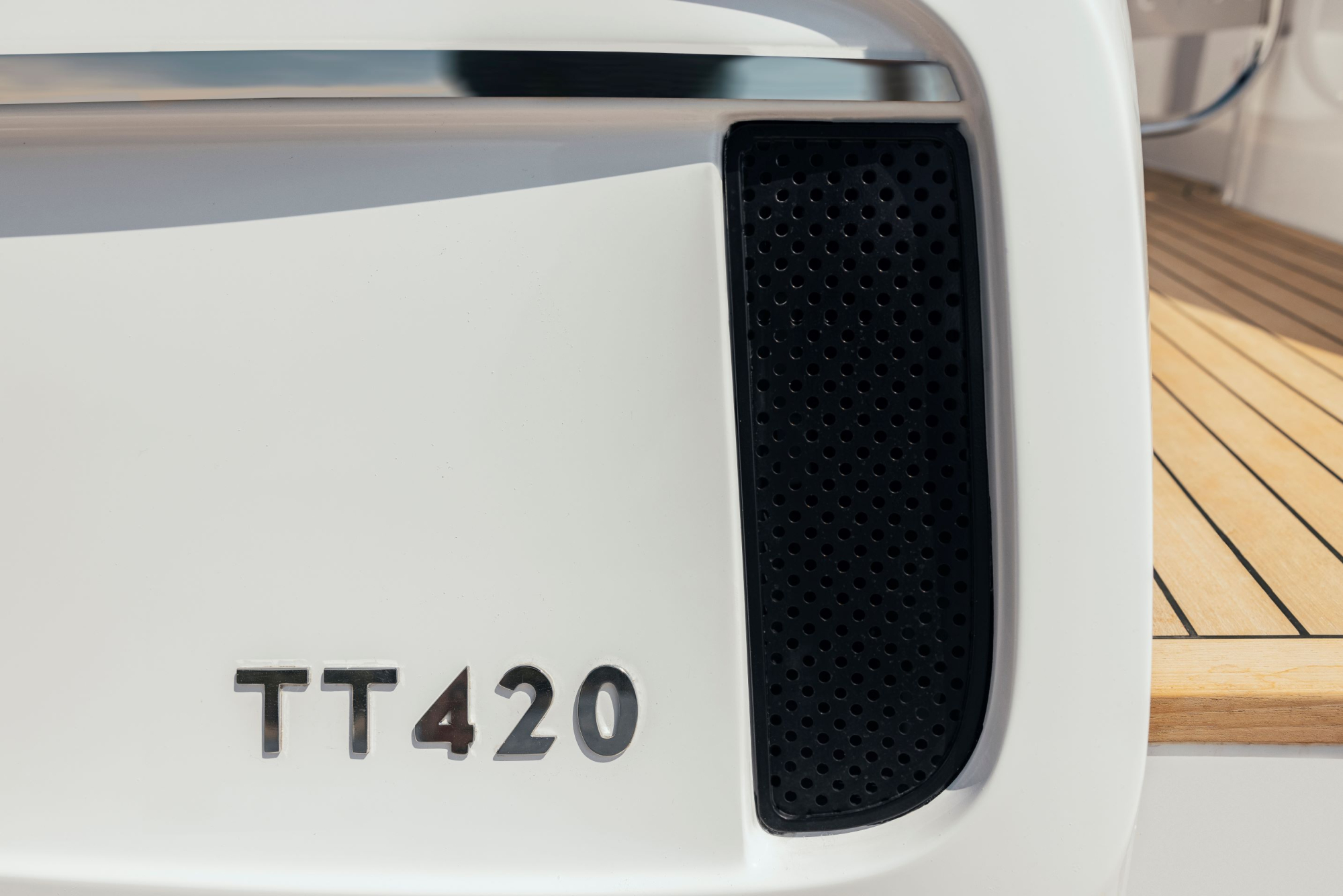 Invictus yachts Invictus 420 TT  met 2x 440 pk Volvo Penta D6 - Nieuw binnen! — foto 20 van 21