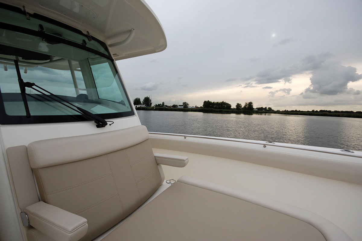Boston Whaler 330 Outrage — foto 17 van 40