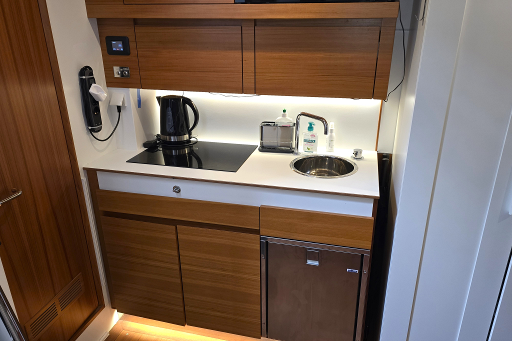 Delta Powerboats 88 Carbon — foto 72 van 75