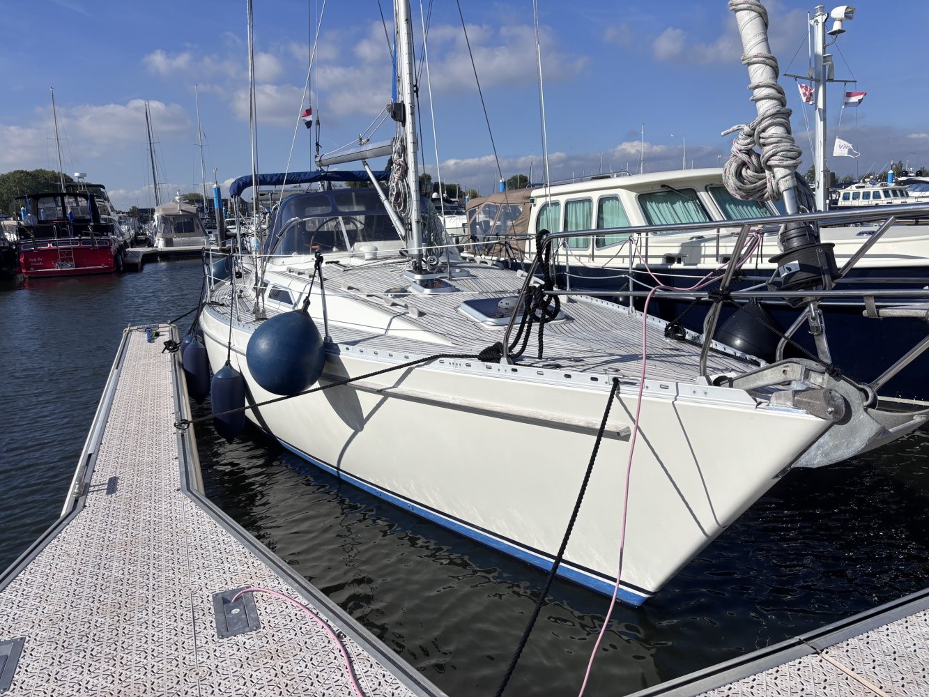 VOLVO PENTA Moody - Sailing Yacht - GRP (Polyester) - 1990 - € 85.000 — foto 4 van 11
