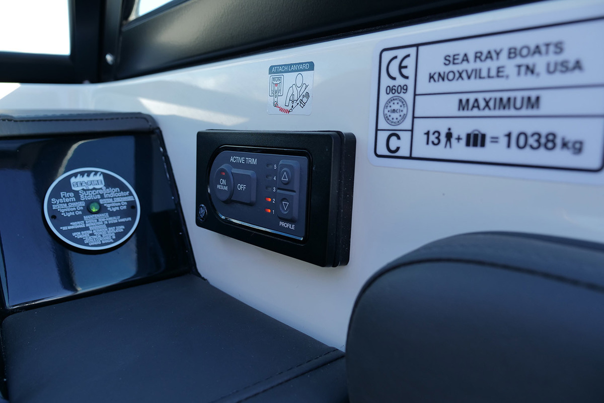 Sea Ray SPX 230 — foto 23 van 42