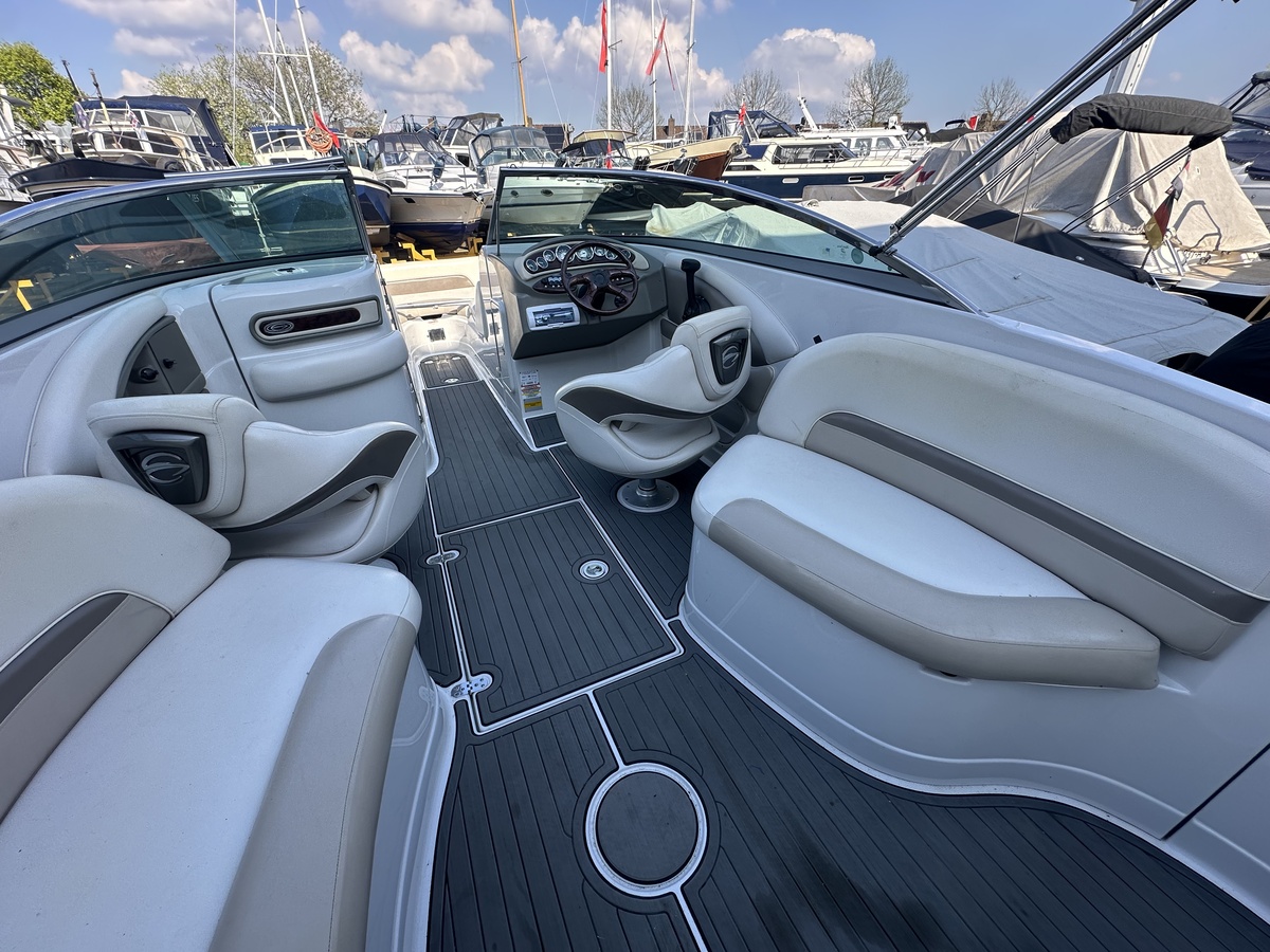 Crownline E6 — foto 19 van 22