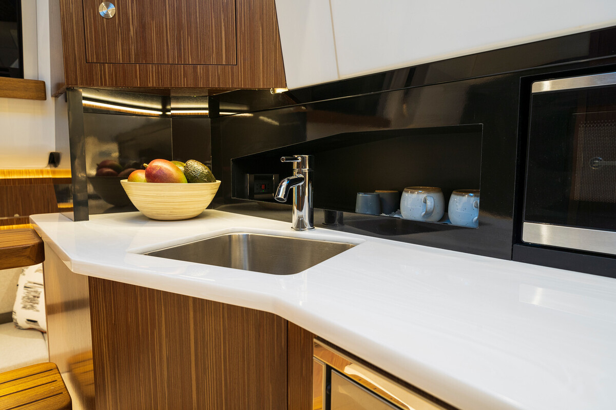 Sea Ray Sundancer 370 — foto 54 van 64