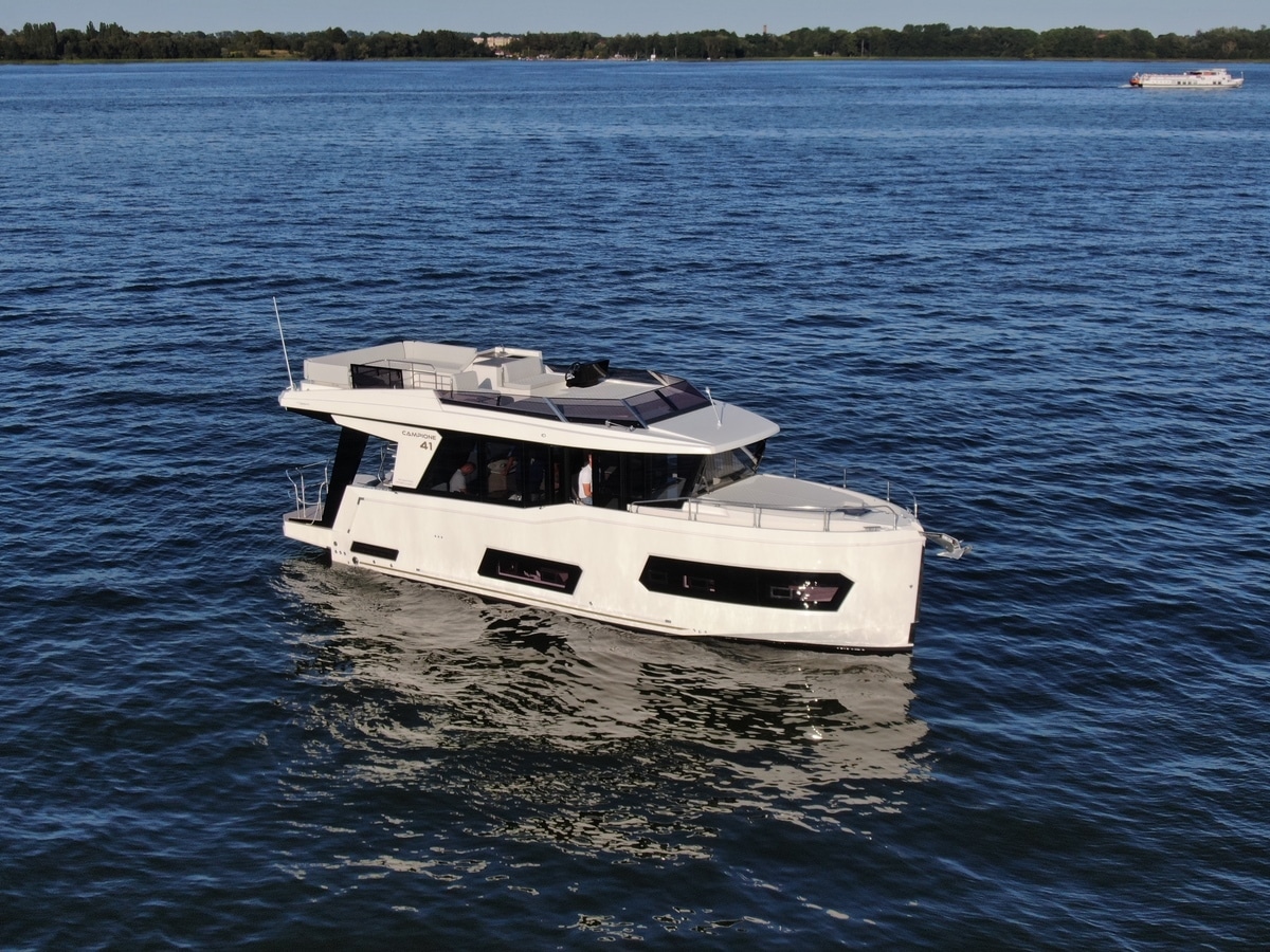 Cobra Yachts Campione 41 Fly — foto 1 van 12