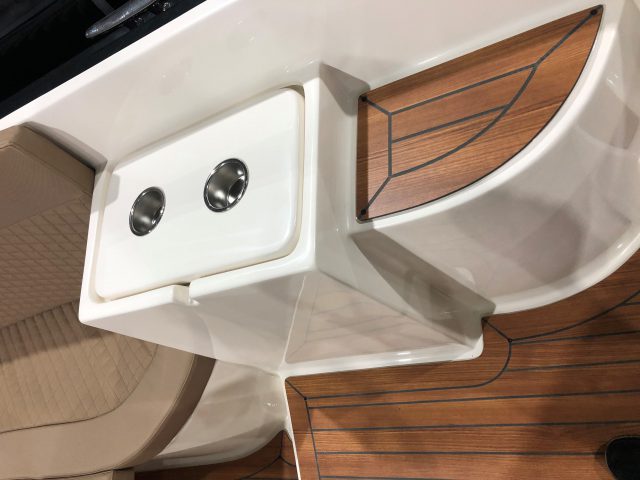 Primeur 715 tender DE GROOTSTE SLOEPENSHOWROOM VAN NEDERLAND — foto 9 van 10