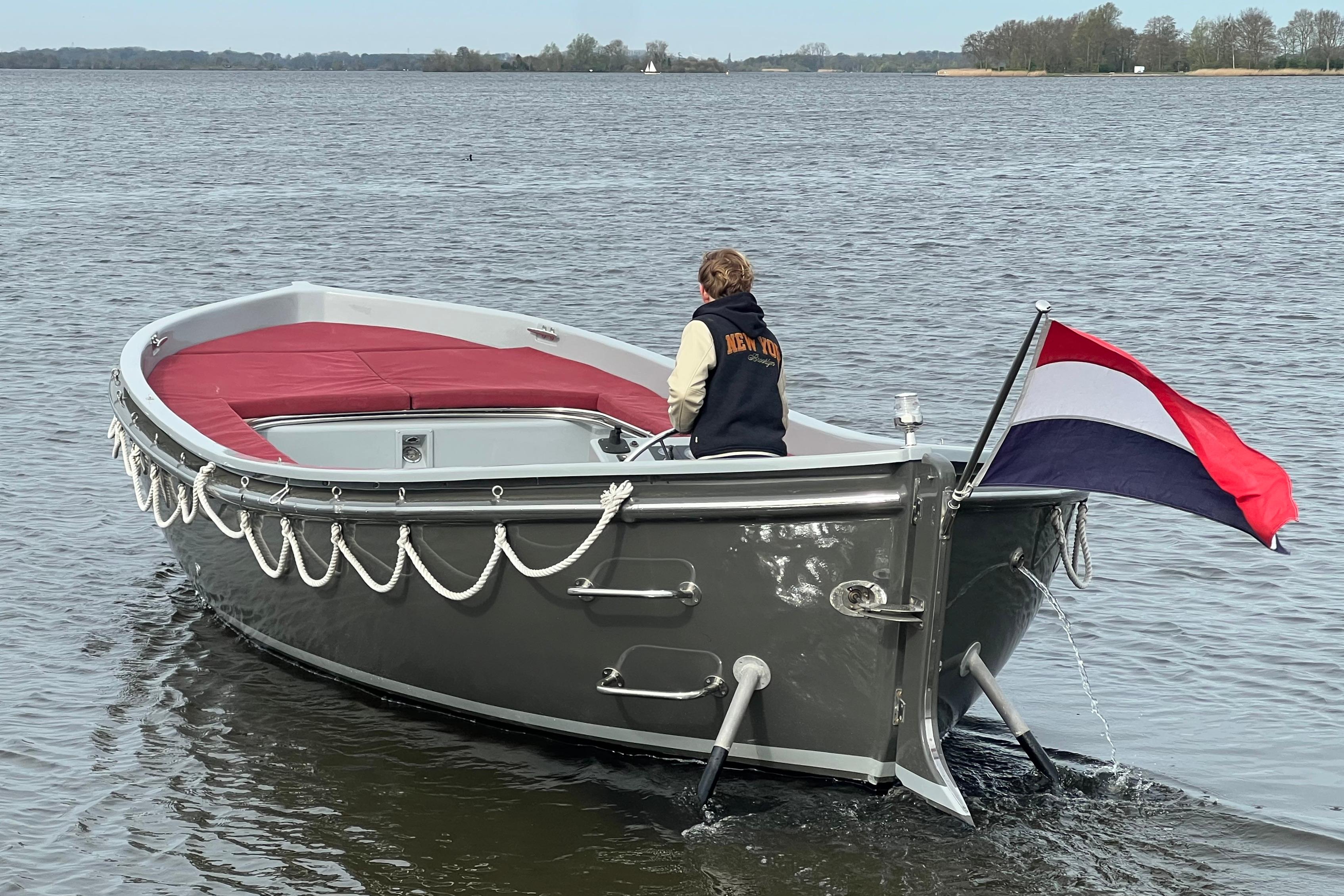 Seafury 730 — foto 2 van 17